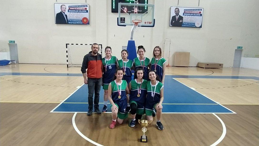 Ayvacık Anadolu Lisesi Basketbol İl Birincisi