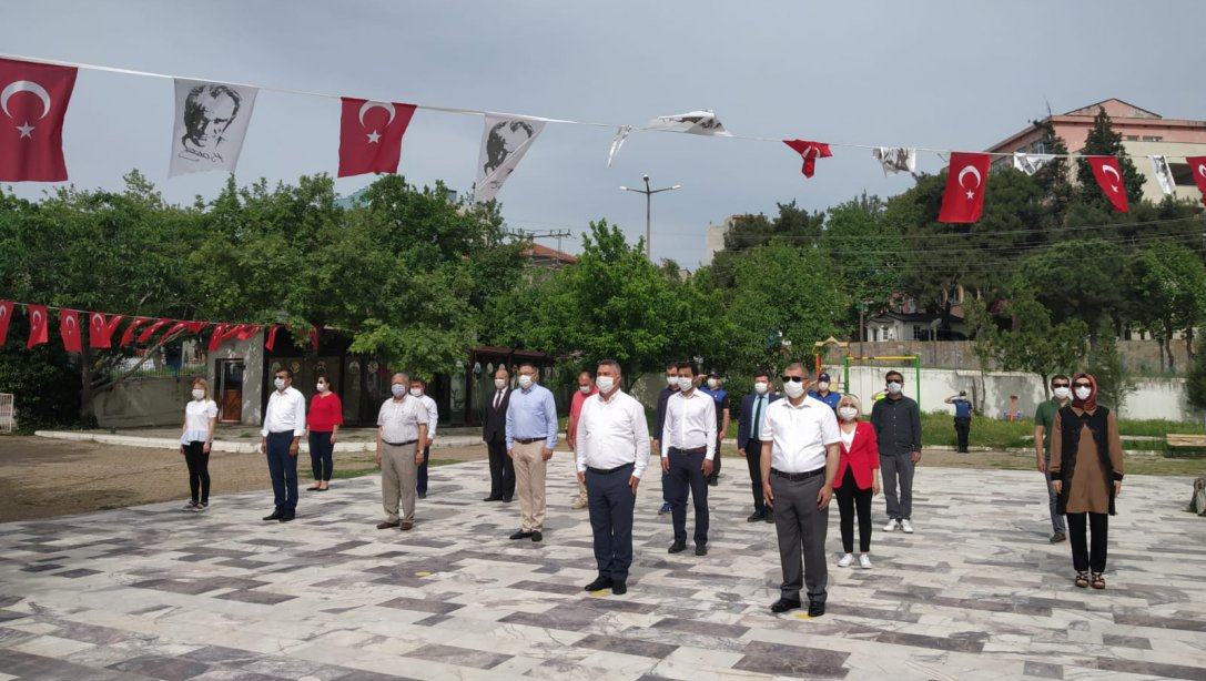 19 Mayıs Atatürk'ü Anma, Gençlik ve Spor Bayramı Çelenk Koyma Töreni