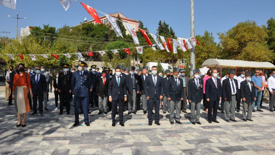 Gaziler Günü Çelenk Koyma Töreni Düzenlendi